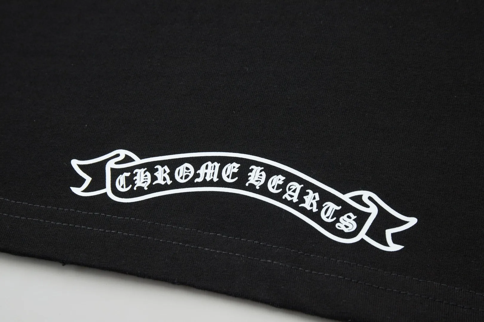 🅿️220 ✨CH✨🆕25SS Spring and Summer New Style Croix Heart ✝ Shelf logo patch hot rhinestone short sleeves Light luxury essential item for daily commuting for men and women Correct version Welcome to compare Detailed features · 260g 100% pure cotton double yarn jersey fabric · Special thickened 32 pieces of double-stranded 1X1 thread in the same vat · Double-needle stitching across seams · Original main mark, washed tag, brand moisture-proof paper packaging Color: white/black/grey Size: S/M/L/XL